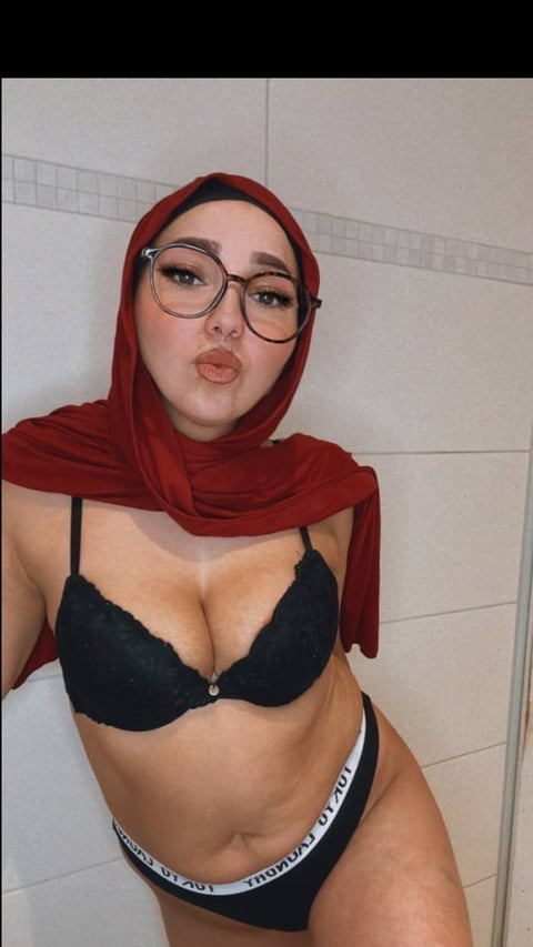 onaircams.com amira.hijab profile on OnlyFans in hijab category