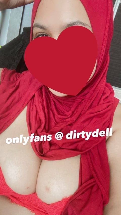 onaircams.com dirtydell profile on OnlyFans in hijab category