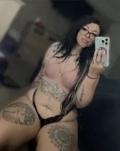 onaircams.com gore_baby profile on OnlyFans in chubby-fat-curvy-bbw category