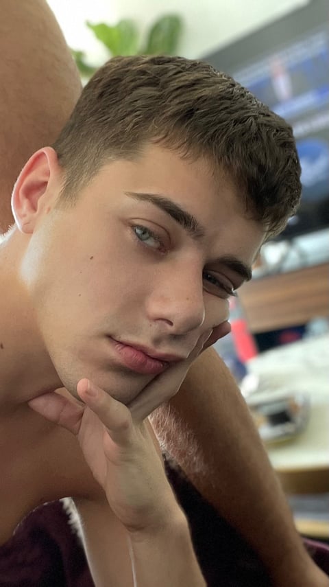 onaircams.com joeymillsxxx profile on OnlyFans in gay category