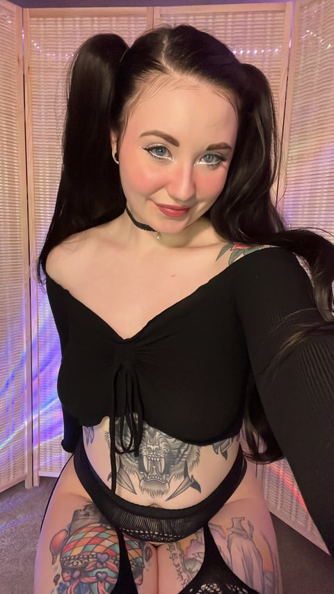 onaircams.com lainabearrknee profile on OnlyFans in hairy category