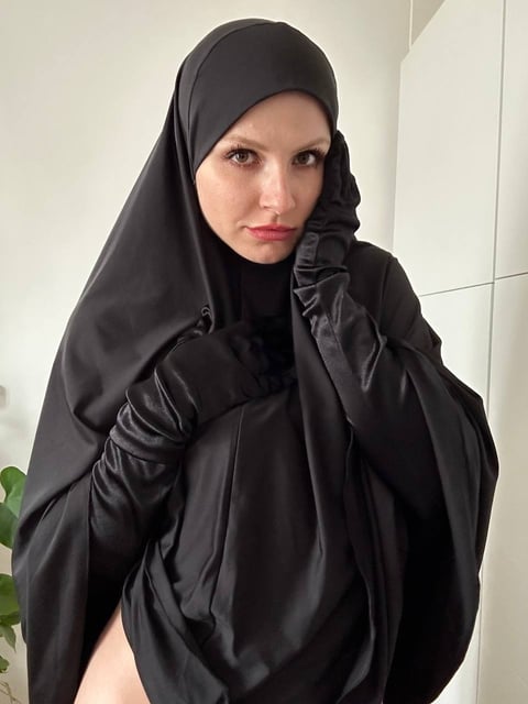 onaircams.com nuria_onelove profile on OnlyFans in hijab category