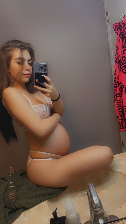 onaircams.com pregomama022023 profile on OnlyFans in pregnant category