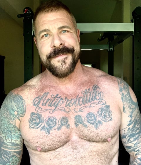 onaircams.com roccosteelenyc profile on OnlyFans in gay category