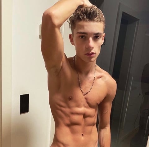 onaircams.com romeo_twink profile on OnlyFans in gay category