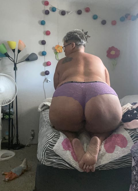 onaircams.com sinfulandluscious profile on OnlyFans in granny category