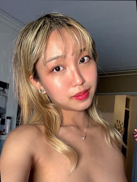 onaircams.com tinyhakka profile on OnlyFans in japan category