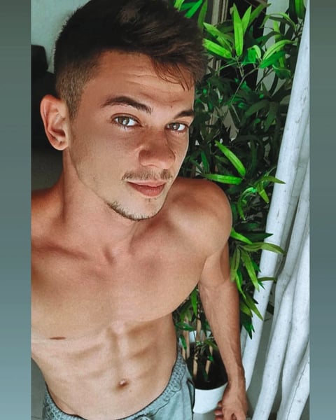 onaircams.com TommyCabrio profile on OnlyFans in gay category