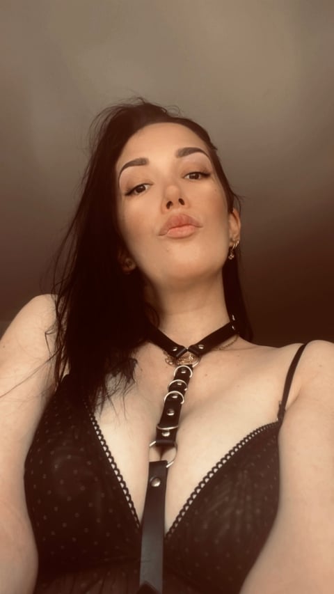 onaircams.com torturedoll666 profile on OnlyFans in serbia category